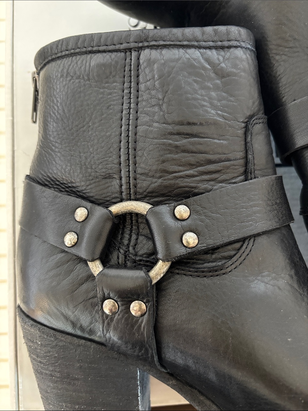 Frye Black Leather Tabitha Harness Ankle Booties 9M - Picture 10 of 10